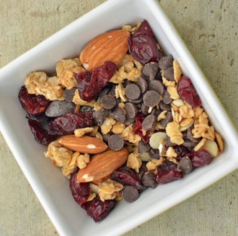 dark chocolate and cranberry muesli